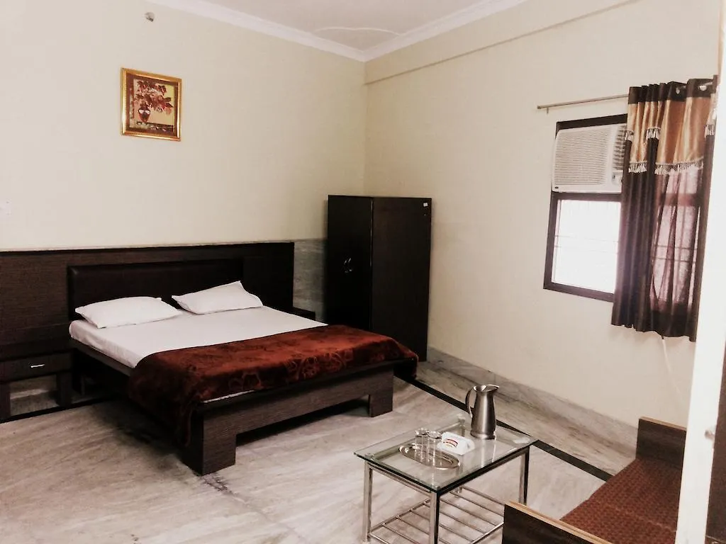 Blue Heaven Hotel Agra